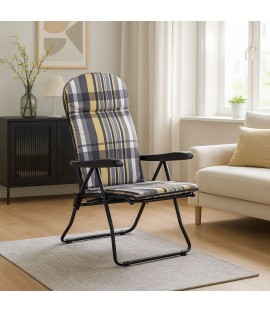 Vista ambientata Poltrona sedia sdraio con prolunga poggiapiedi colore "Struttura Nero - Scozzese Beige/Grigio" modello Giulia Totò Piccinni Made in Italy