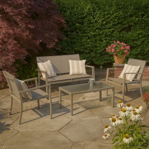 Vista ambientata Set salottino da giardino colore Tortora in metallo e textilene modello Trent Totò Piccinni