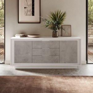 Vista frontale ambientata Madia in Legno colore "Bianco Opaco/Cemento" 2 ante e 3 cassetti made in italy modello Avalon Totò Piccinni