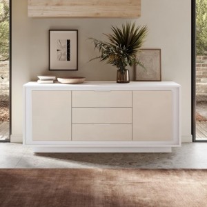 Vista ambientata Madia in Legno colore "Bianco Opaco/Cashmere" 2 ante e 3 cassetti made in italy modello Avalon Totò Piccinni