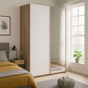 Vista ambientata con ante chiuse Armadio moderno in legno struttura Noce Brera con 2 ante scorrevoli, 1 Bianco Lucido e 1 a Specchio modello Sliding Totò Piccinni