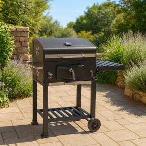 Vista ambientata BBQ Barbecue a carbonella con brace regolabile e ruote modello Diablo New Totò Piccinni