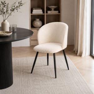 Vista ambientata Poltrona in Tessuto colore Bianco con struttura i metallo modello Bouclè Totò Piccinni