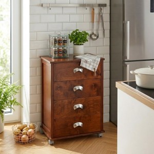 Vista ambientata Carrellino da cucina in Legno colore Ciliegio modello Poker Plus Totò Piccinni