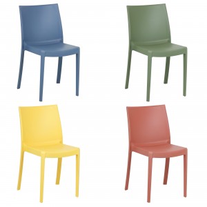 sedie per esterno in polipropilene vista diagonale 