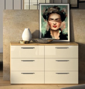 Vista ambientata Cassettiera in legno colore "Rovere Artisan/Grigio Laccato Lucido" con 6 cassetti modello Eden Totò Piccinni