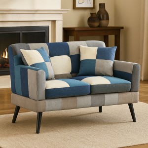 Vista ambientata Divano 2 Posti in tessuto colore Patchwork Moon con braccioli e piedi in legno modello Ketty Totò Piccinni