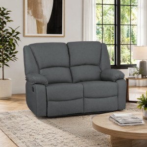 Vista ambientata  di un divano 2 posti imbottito con funzione relax reclinabile e poggiapiedi in tessuto Grigio Chiaro Calipso Totò Piccinni