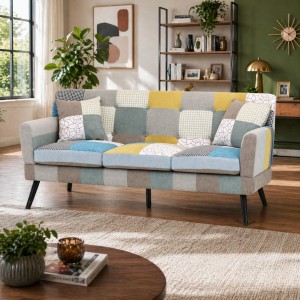 Vista ambientata Divano 3 Posti in tessuto colore Patchwork Party con braccioli e piedi in legno modello Ketty Totò Piccinni