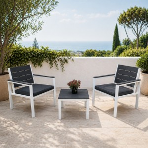 Vista ambientata Set da giardino in metallo colore Grafite 2 poltrone e tavolino modello Haiti Totò Piccinni