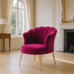 Vista ambientata Poltroncina in Velluto imbottita colore Bordeaux con gambe in metallo modello Petalo Totò Piccinni