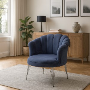 Vista ambientata Poltroncina in Velluto imbottita colore Grigio con gambe in metallo modello Petalo Totò Piccinni