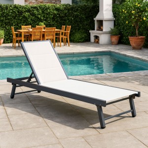 Vista ambientata Lettino Prendisole colore Bianco in alluminio e textilene modello Miramare Totò Piccinni