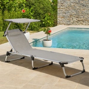 Vista ambientata Lettino pieghevole in Alluminio colore Melange con Borsa zaino, tettuccio e cuscino modello Kamp Totò Piccinni