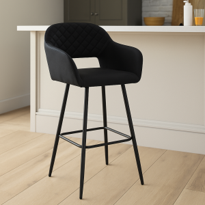 Vista ambientata Sgabello in Similpelle imbottita colore Nero con gambe in metallo modello Dalia Totò Piccinni