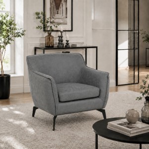 Vista ambientata Poltroncina da salotto in Similpelle imbottita colore Grigio modello Elsa Totò Piccinni