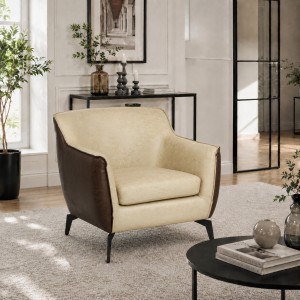 Vista ambientata Poltroncina in Similpelle imbottita colore "Marrone/Beige" modello Elsa Totò Piccinni