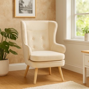 Vista ambientata Poltroncina in Velluto colore Beige classico con schienale alto modello Susan Totò Piccinni