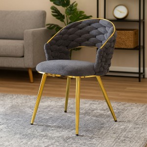 Vista ambientata Poltroncina in ciniglia vellutata imbottita colore Grigio con gambe in metallo modello Royal C Totò Piccinni