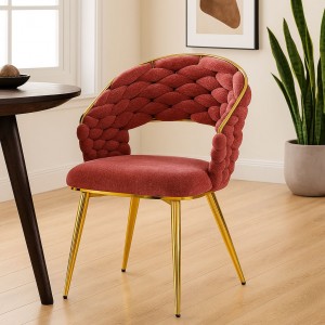 Vista ambientata Poltroncina in ciniglia vellutata imbottita colore Rosa Antico con gambe in metallo modello Royal C Totò Piccinni