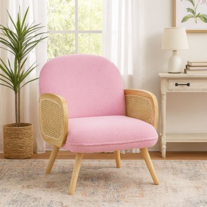 Vista ambientata Poltroncina in Velluto Bouclè colore Rosa modello Daly Totò Piccinni