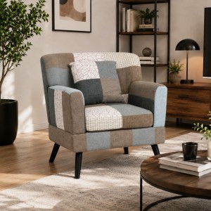 Vista ambientata Poltrona in tessuto colore Patchwork Elegant con braccioli e piedi in legno modello Ketty Totò Piccinni