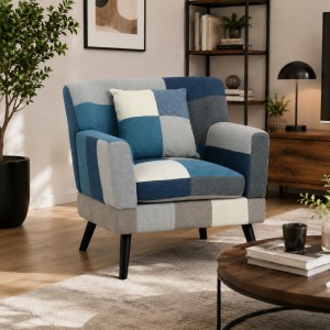 Vista ambientata Poltrona in tessuto colore Patchwork Moon con braccioli e piedi in legno modello Ketty Totò Piccinni