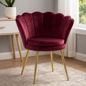 Vista ambientata Poltroncina in Velluto colore Bordeaux con schienale a conchiglia e gambe in oro modello Velvet Totò Piccinni