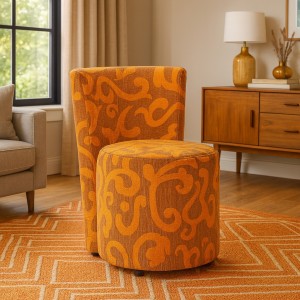 Vista ambientata Poltroncina imbottita Artigianale made in Italy colore Arancione Floreale modello Tacco Totò Piccinni