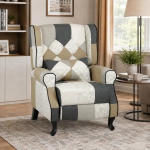 Vista ambientata Poltrona relax in Tessuto colore Patchwork Elegant modello comfort con poggiapiedi Totò Piccinni