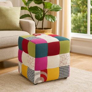 Vista ambientata Pouf contenitore in tessuto Patchwork con piedini Totò Piccinni