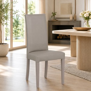 Vista ambientata Sedia imbottita in similpelle colore Tortora con struttura e gambe in legno modello Denver Totò Piccinni