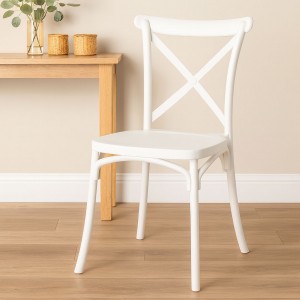 Vista ambientata Sedia in Polipropilene colore Bianco design impilabile modello Cross Totò Piccinni