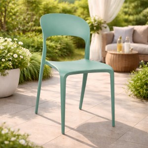 Vista ambientata Sedia in Polipropilene colore Verde Salvia design impilabile modello Omega Totò Piccinni