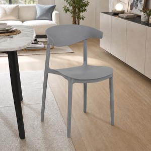 Vista ambientata Sedia in Polipropilene colore Grigio design impilabile resistente ai raggi UV modello Spider Totò Piccinni