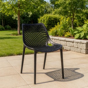 Vista ambientata Sedia in Polipropilene intrecciato colore Nero modello Loren Totò Piccinni