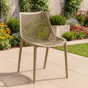 Vista ambientata Sedia in Polipropilene intrecciato colore Tortora modello Loren Totò Piccinni