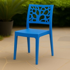 Vista ambientata Sedie In polipropilene colore Azzurro design impilabili made in italy modello Teti Totò Piccinni