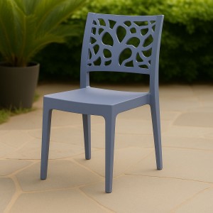 Vista ambientata Sedie In polipropilene colore Blu Avio design impilabili made in italy modello Teti Totò Piccinni