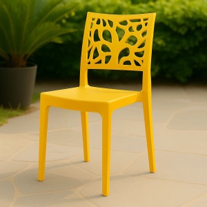 Vista ambientata Sedie In polipropilene colore Giallo Ocra design impilabili made in italy modello Teti Totò Piccinni