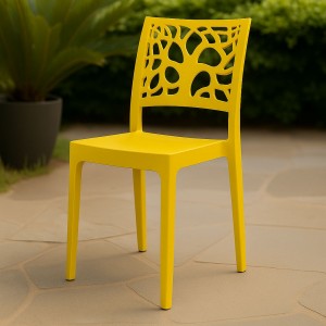 Vista ambientata Sedie In polipropilene colore Giallo Senape design impilabili made in italy modello Teti Totò Piccinni