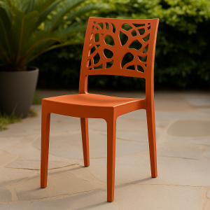 Vista ambientata Sedie In polipropilene colore "Rosso Mattone" design impilabili made in italy modello Teti Totò Piccinni