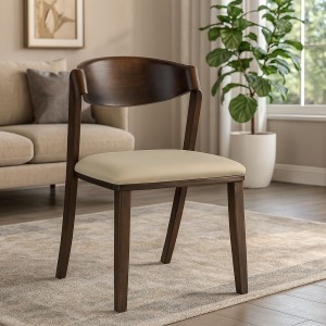 Vista ambientata Sedia in Legno massello con seduta in similpelle colore Beige modello Loira Totò Piccinni