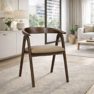 Vista ambientata Sedia in Legno massello con seduta in similpelle colore Marrone modello Elba Totò Piccinni