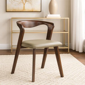 Vista ambientata Sedia in legno con seduta in similpelle colore Tortora vista diagonale modello Arno Totò Piccinni 