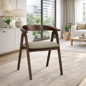 Vista ambientata Sedia in Legno massello con seduta in similpelle colore Tortora modello Elba Totò Piccinni