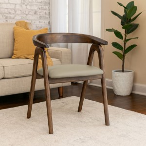 Vista ambientata Sedia in Legno massello con seduta in similpelle colore Tortora modello Elba Totò Piccinni