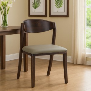 Vista ambientata Sedia in Legno massello con seduta in similpelle colore Tortora modello Loira Totò Piccinni