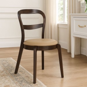 Vista ambientata Sedia in legno pregiato con seduta in similpelle colore Marrone modello Piave Totò Piccinni