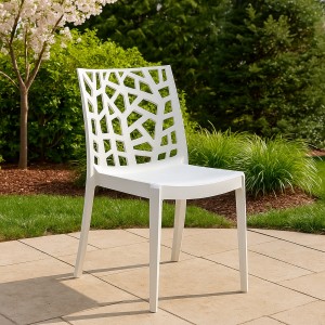 Vista ambientata Sedia in Polipropilene colore Bianco design impilabile per esterno made in italy modello Matrix Totò Piccinni